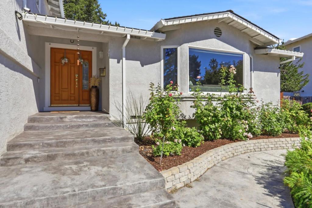 6124 Corte De La Reina Property Photo 5