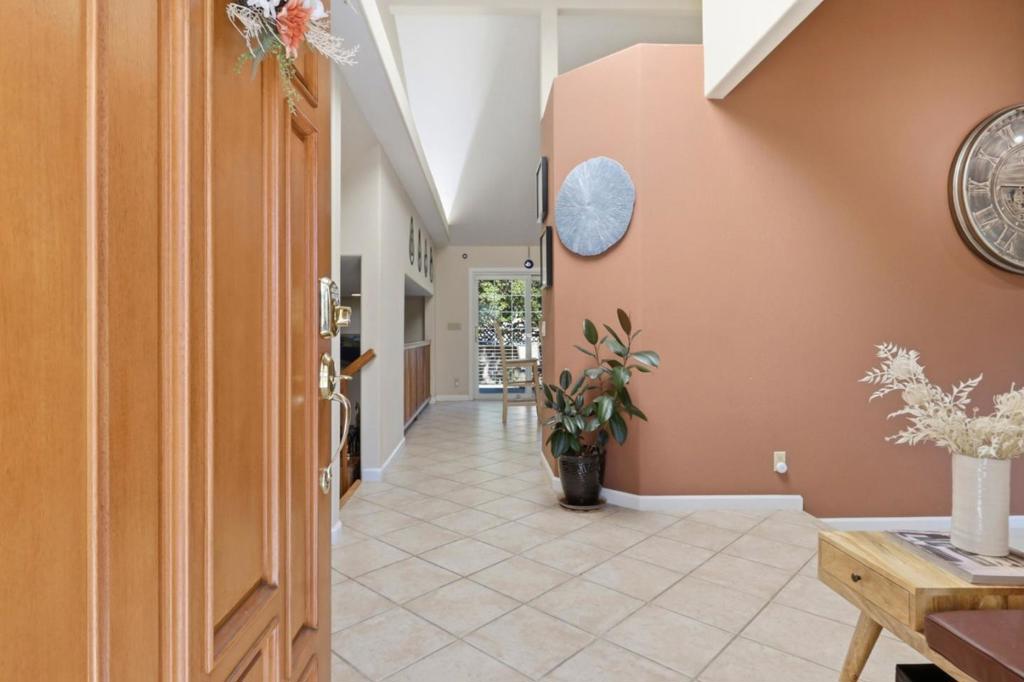 6124 Corte De La Reina Property Photo 7
