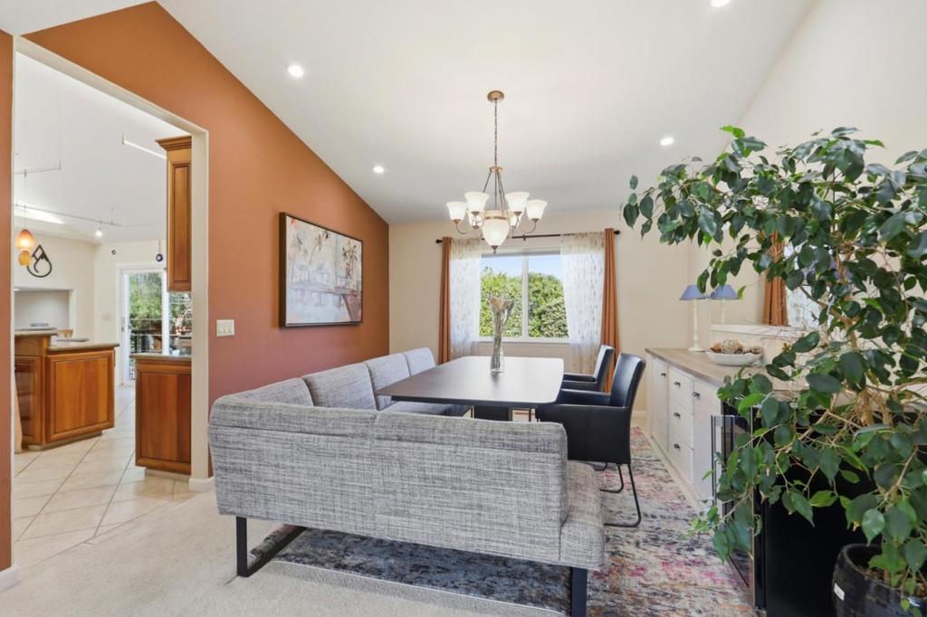 6124 Corte De La Reina Property Photo 13