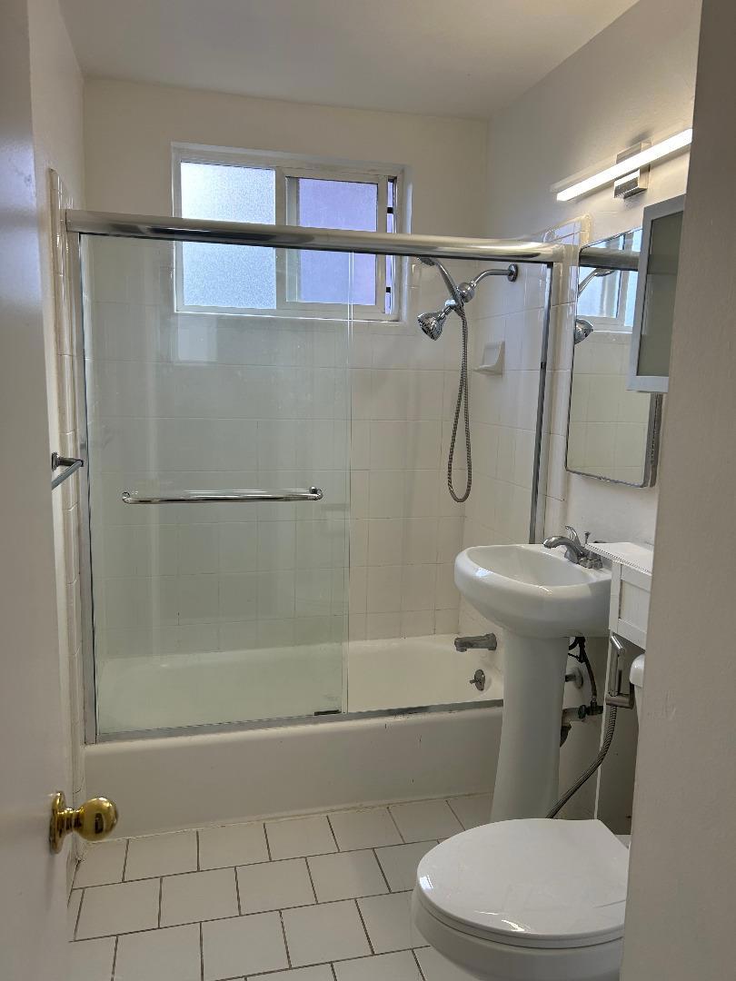 128 Gardiner Avenue Property Photo 13