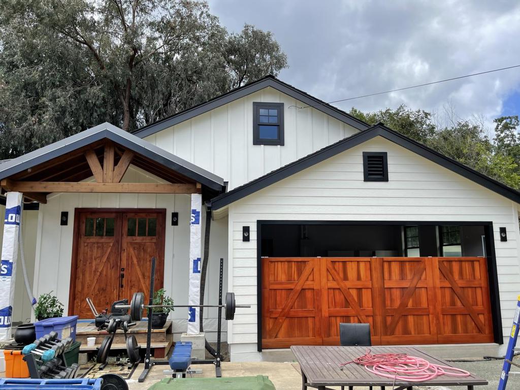 15975 Rose Avenue Property Photo 1