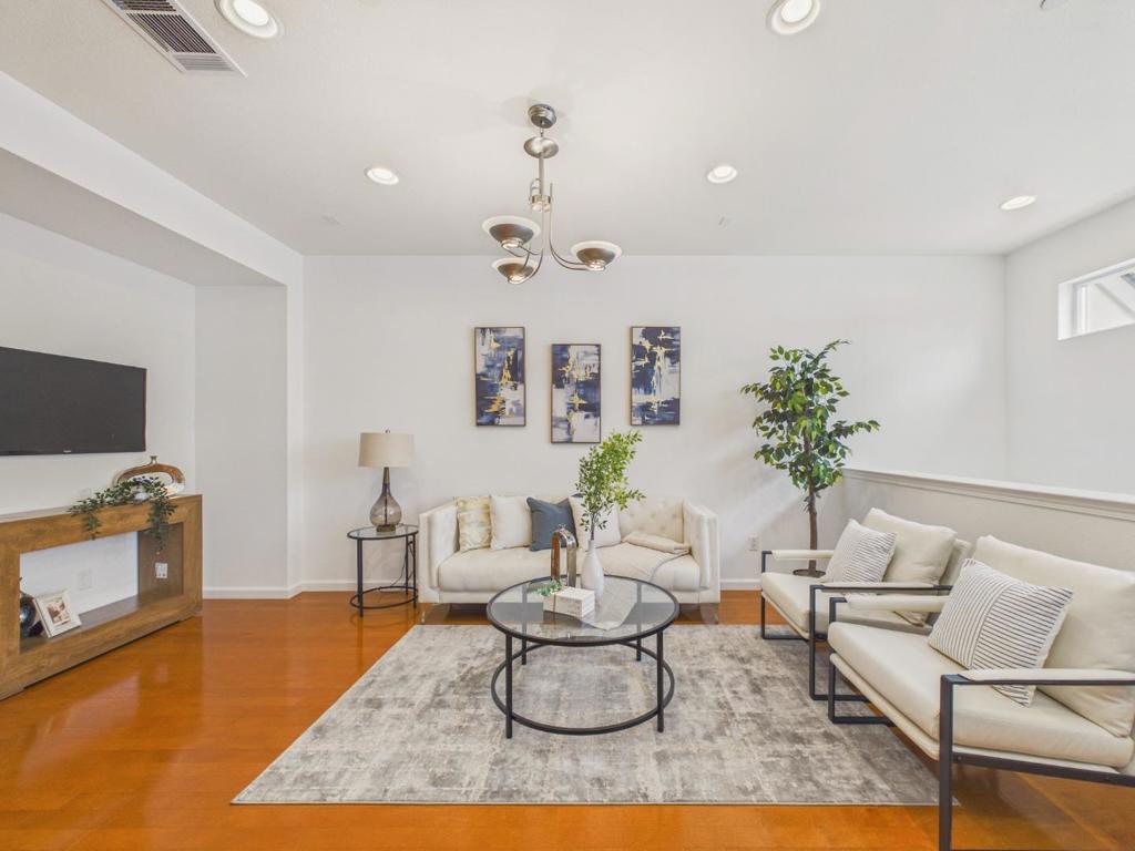 873 Agnew Road Property Photo 3