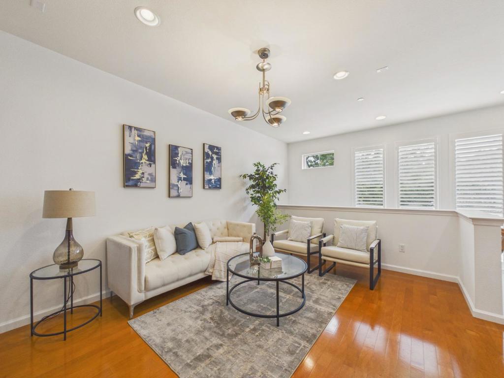 873 Agnew Road Property Photo 4