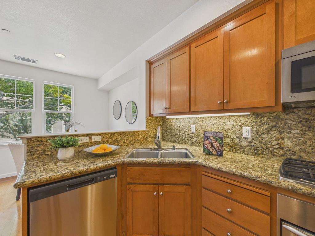 873 Agnew Road Property Photo 7