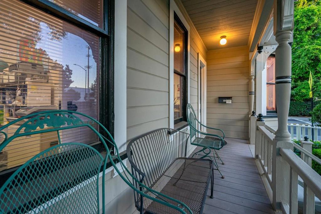 142 N Central Avenue Property Photo 24