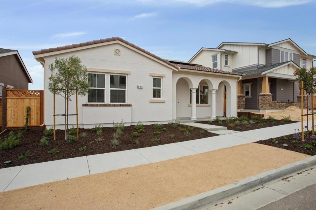 623 Santa Lucia Way Property Photo 1