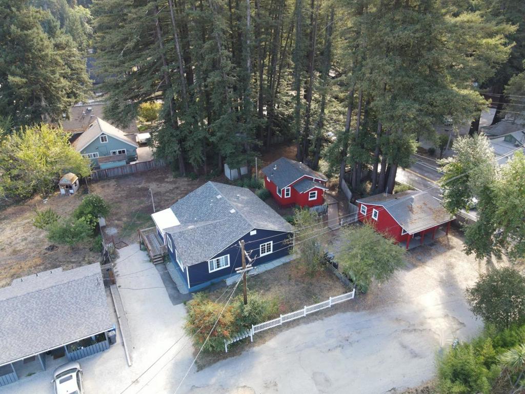 10040 Highway 9 Property Photo 1