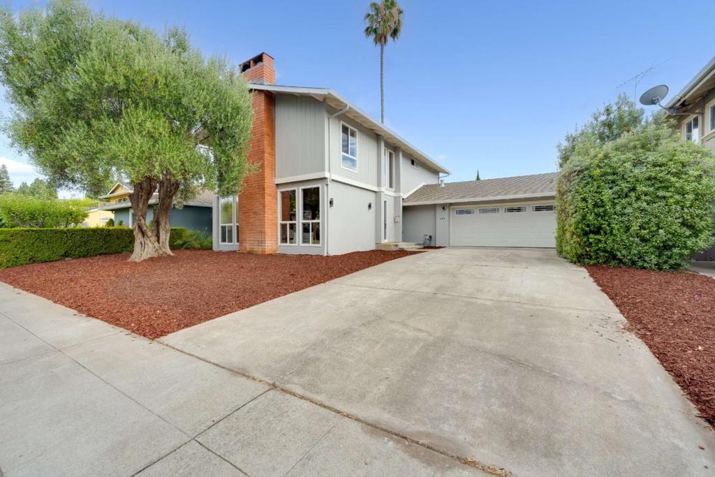 342 Avenida Arboles Property Photo