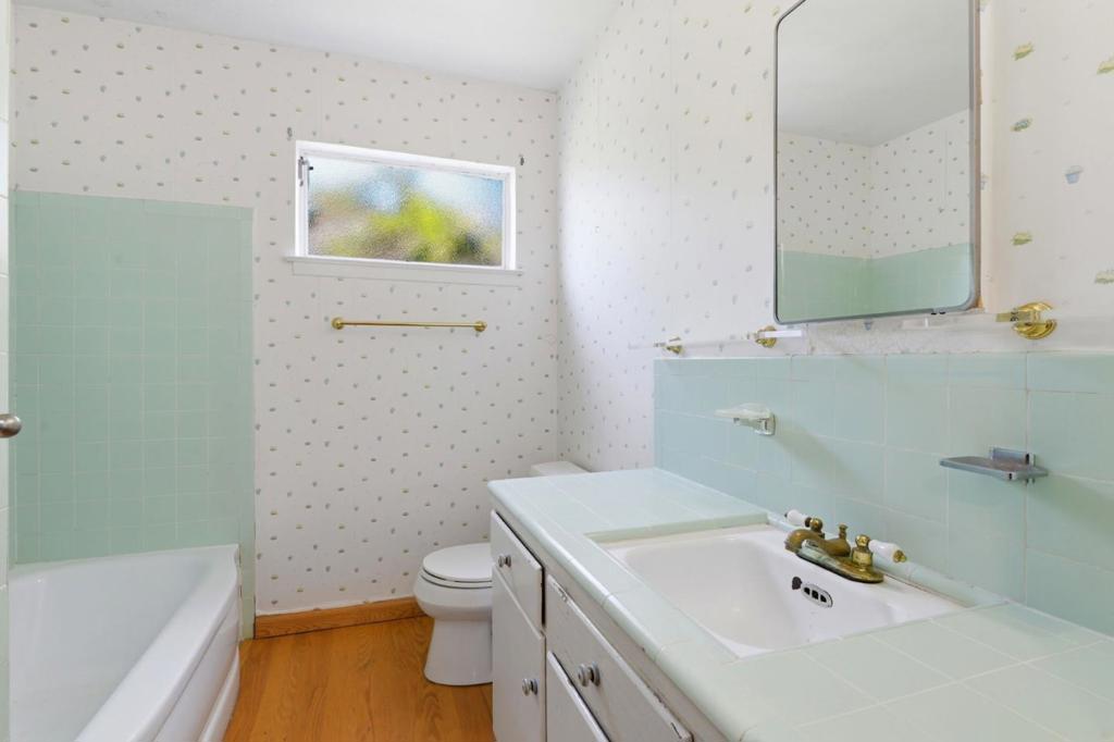 1265 Altschul Avenue Property Photo 20