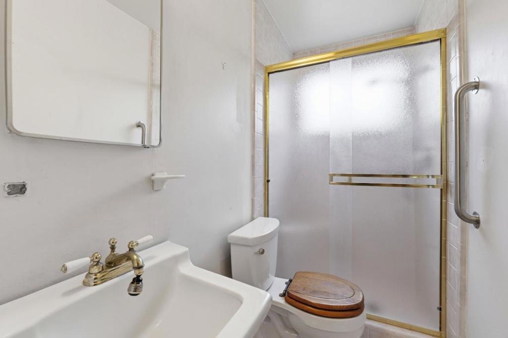 1265 Altschul Avenue Property Photo 21