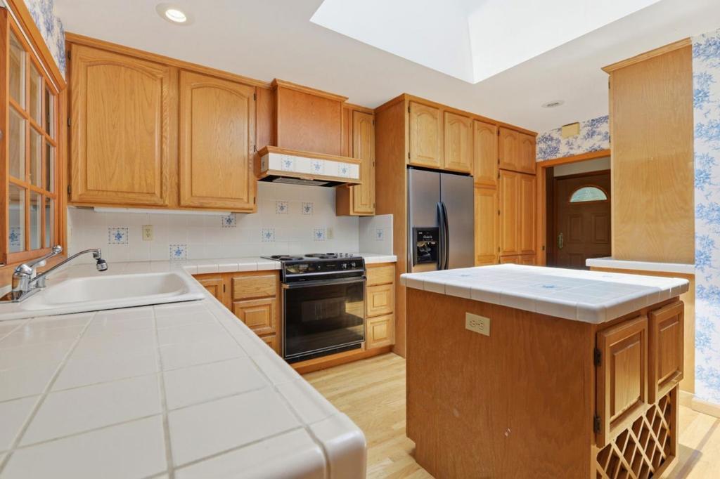 1265 Altschul Avenue Property Photo 36