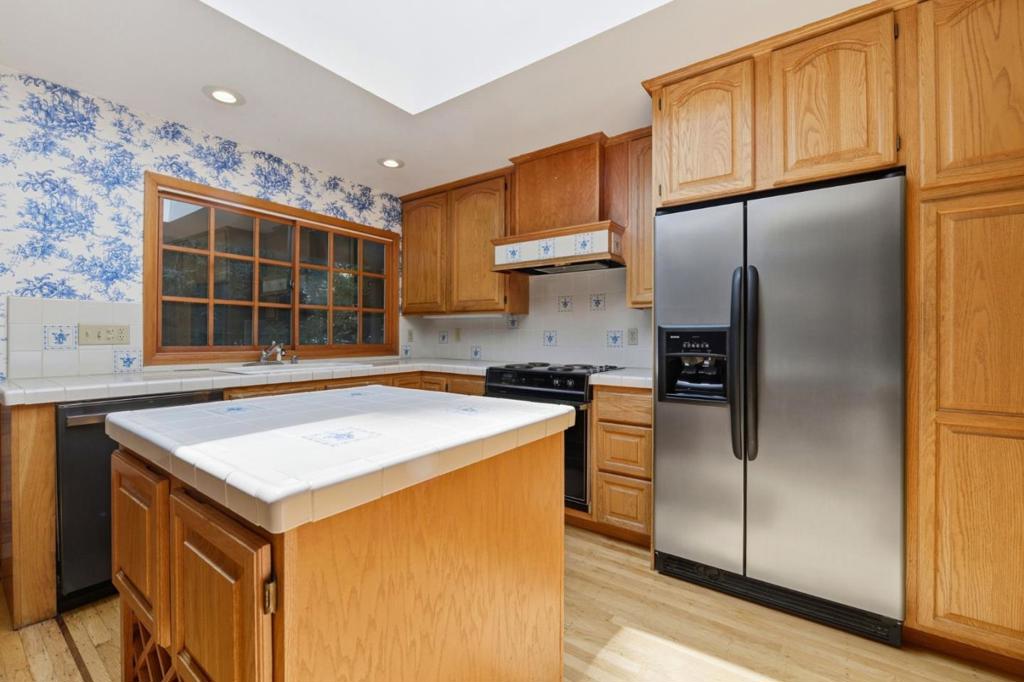 1265 Altschul Avenue Property Photo 37