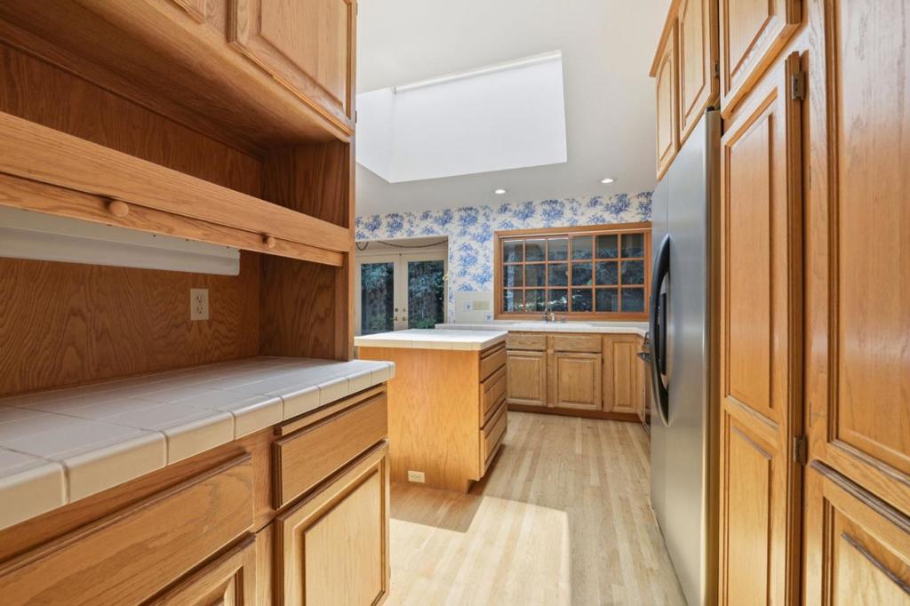 1265 Altschul Avenue Property Photo 38