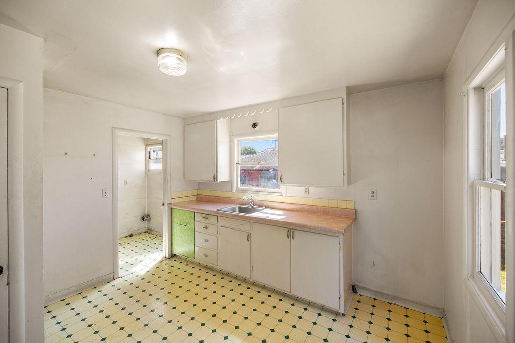 306 9th Street Property Photo 11
