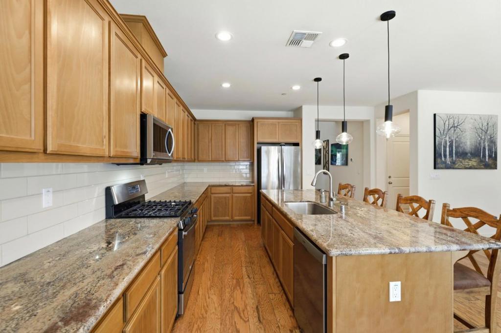 6567 Sanchez Place Property Photo 12
