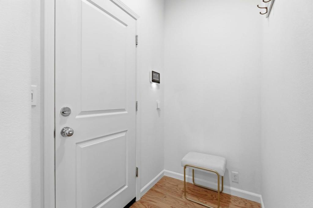 6567 Sanchez Place Property Photo 36