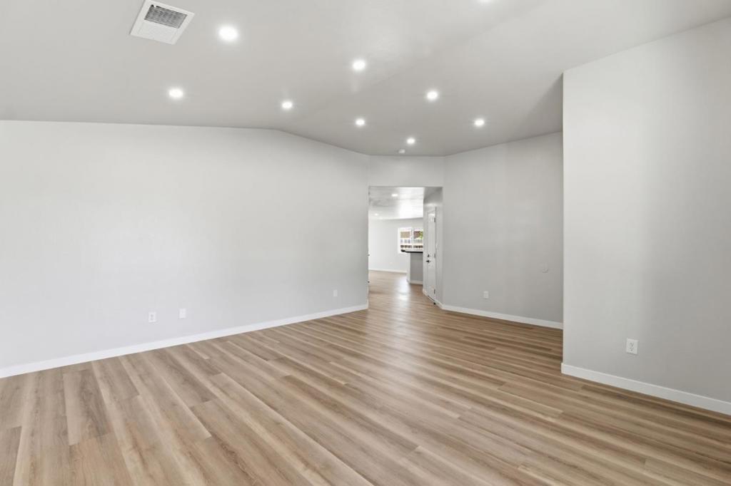 3709 Harris Road Property Photo 6