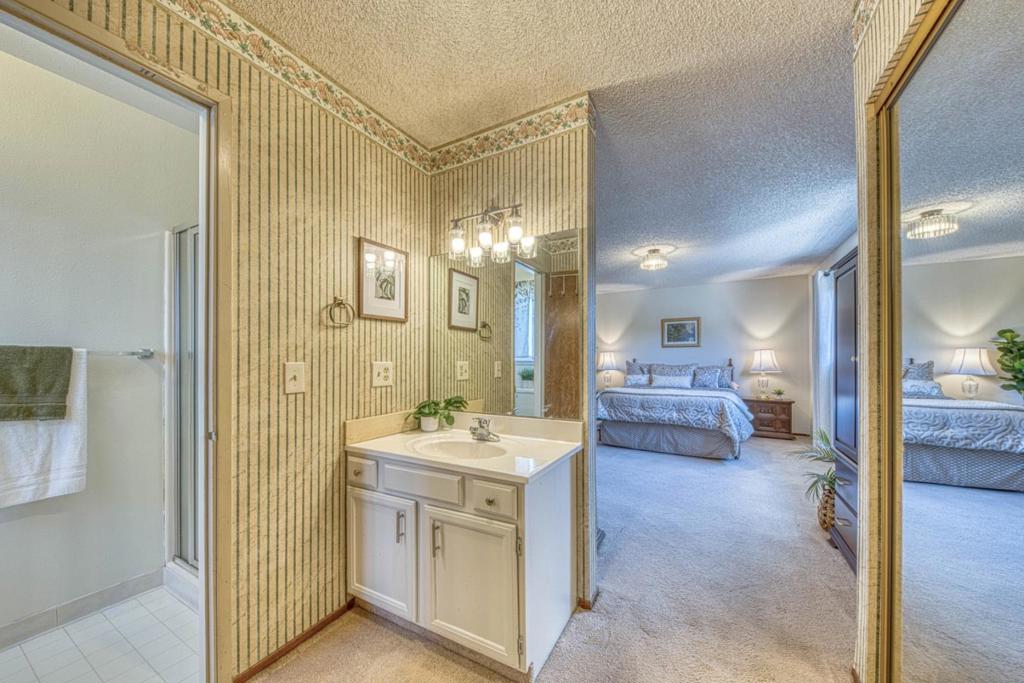 459 Lewis Place Property Photo 17