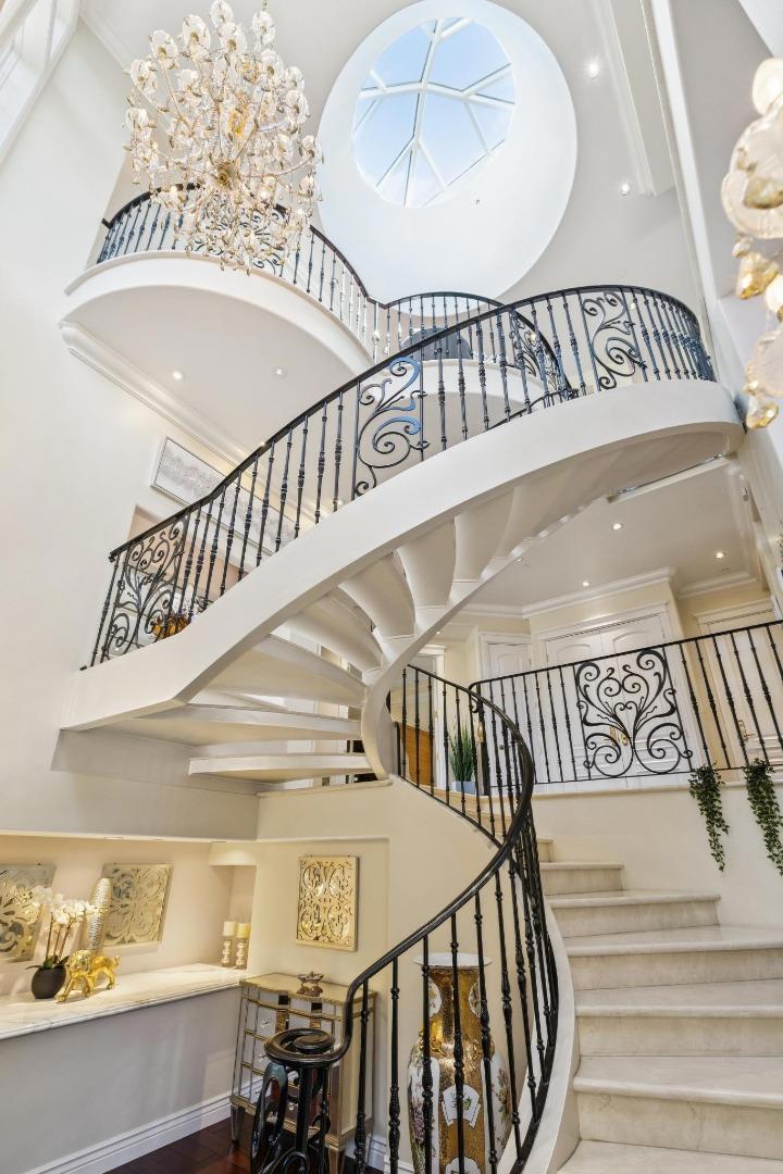 730 S El Monte Avenue Property Photo 6