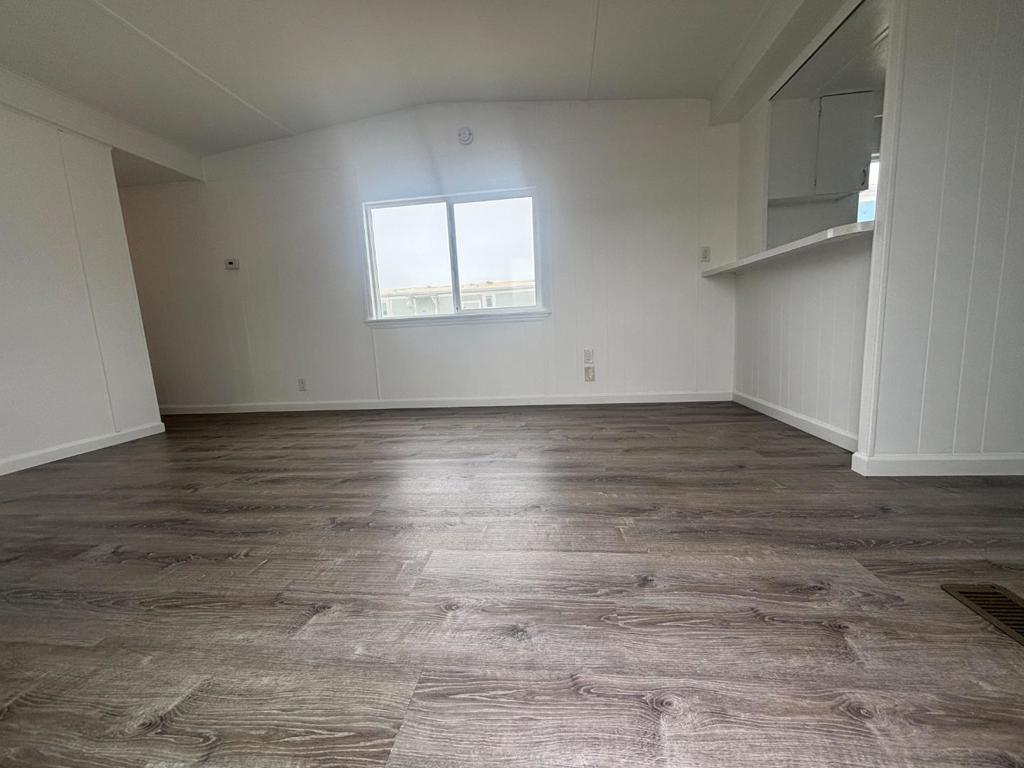 253 2nd Avenue S37 Property Photo 6