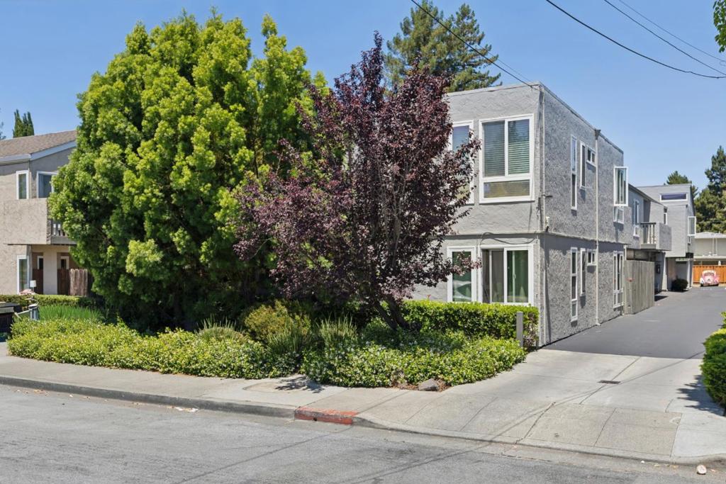 1411 Oxford Street Property Photo 3