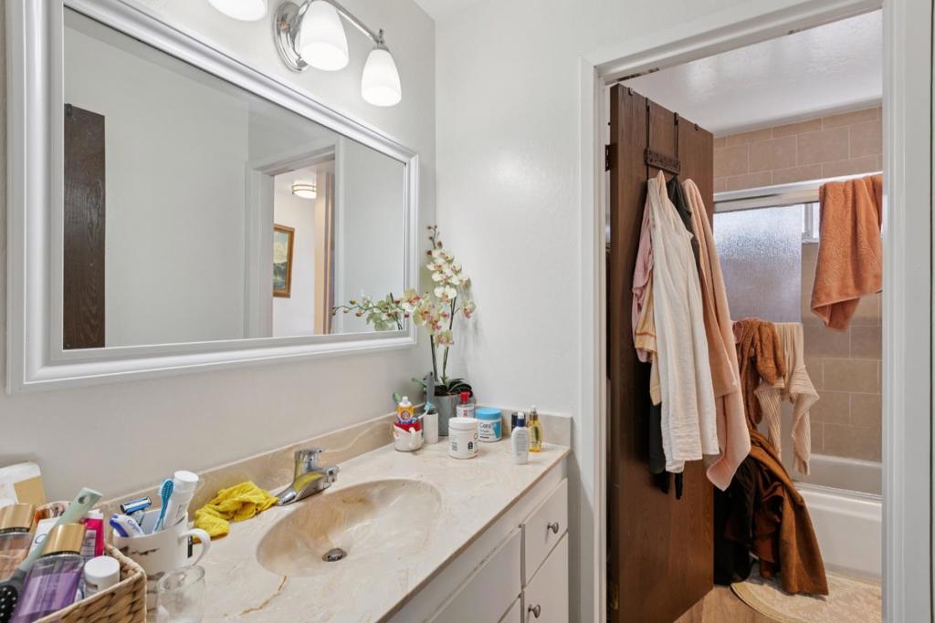 1411 Oxford Street Property Photo 12