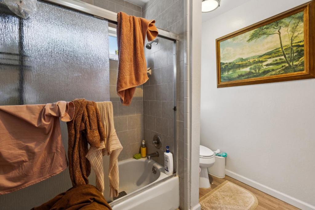 1411 Oxford Street Property Photo 13