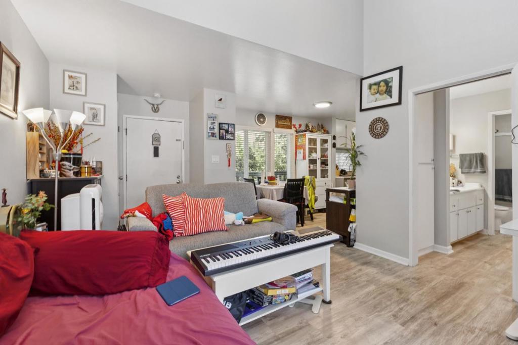 1411 Oxford Street Property Photo 17
