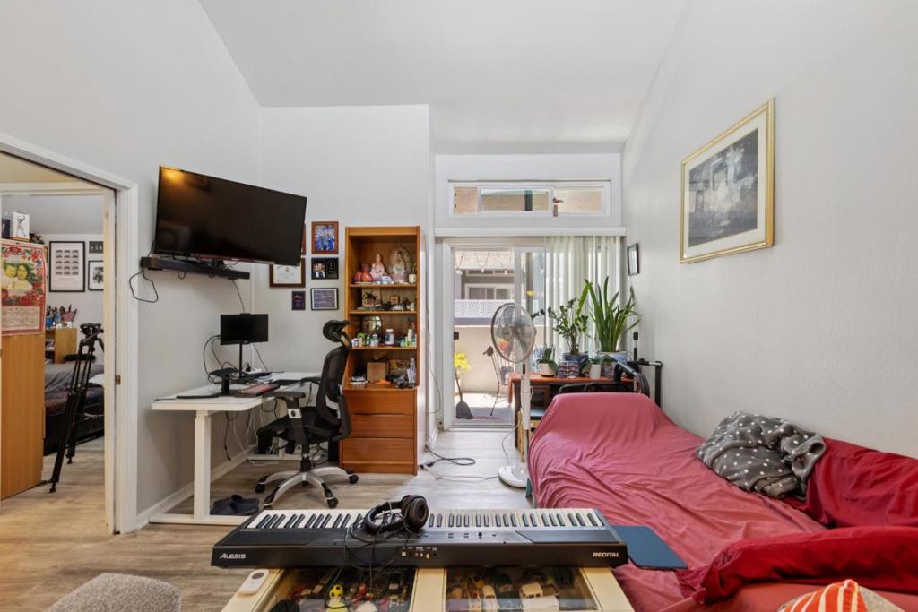 1411 Oxford Street Property Photo 18