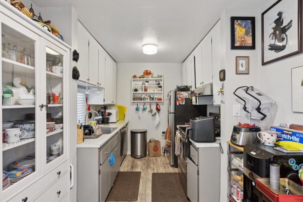 1411 Oxford Street Property Photo 21