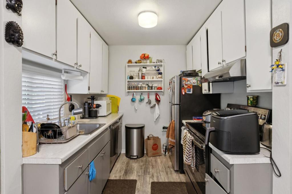 1411 Oxford Street Property Photo 22