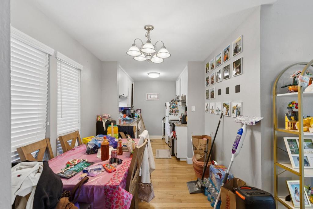 1411 Oxford Street Property Photo 32