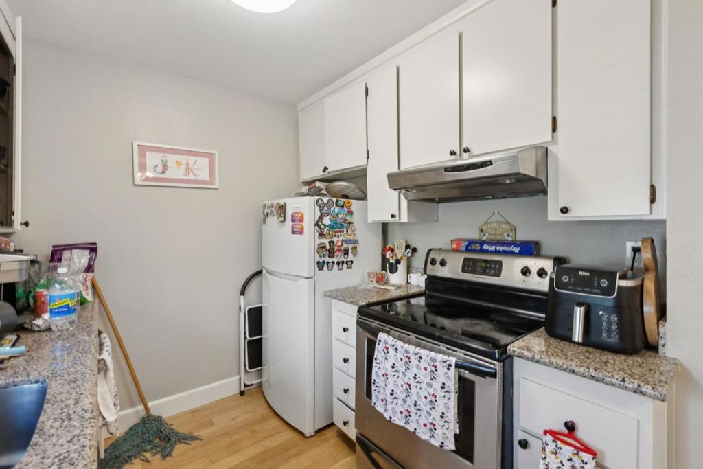 1411 Oxford Street Property Photo 34