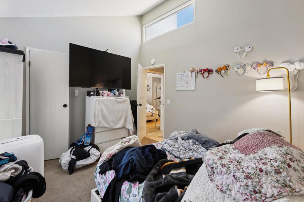 1411 Oxford Street Property Photo 38