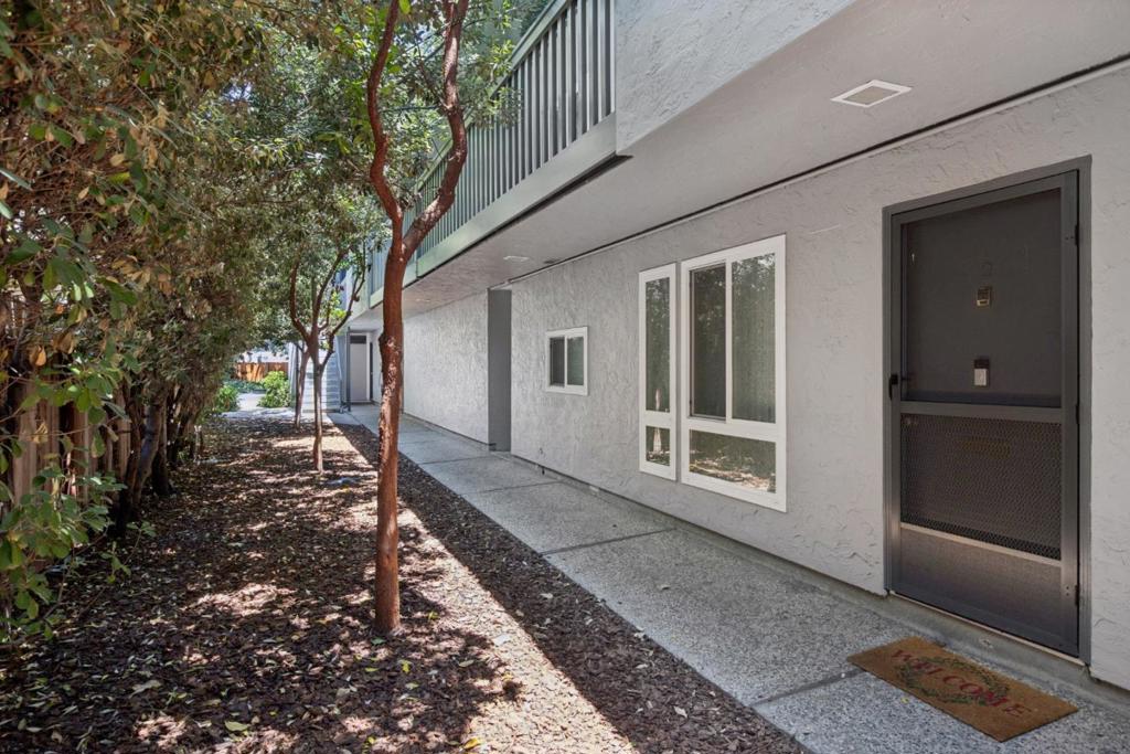 1411 Oxford Street Property Photo 57