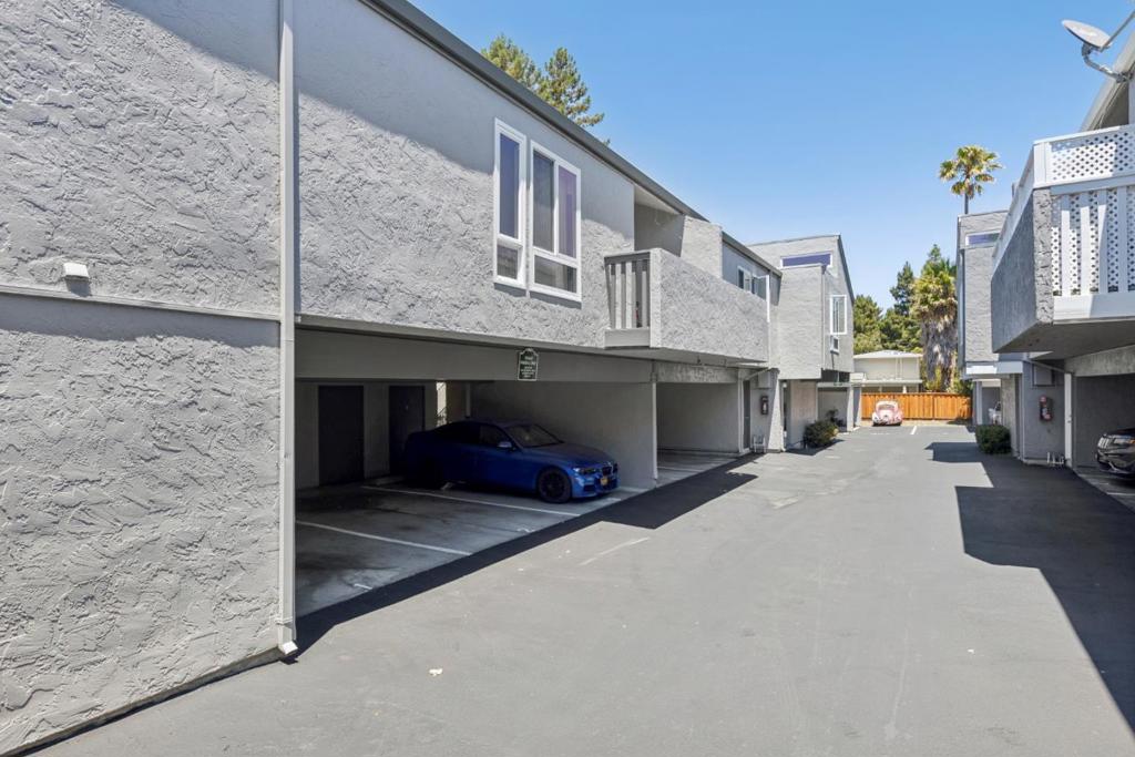 1411 Oxford Street Property Photo 63