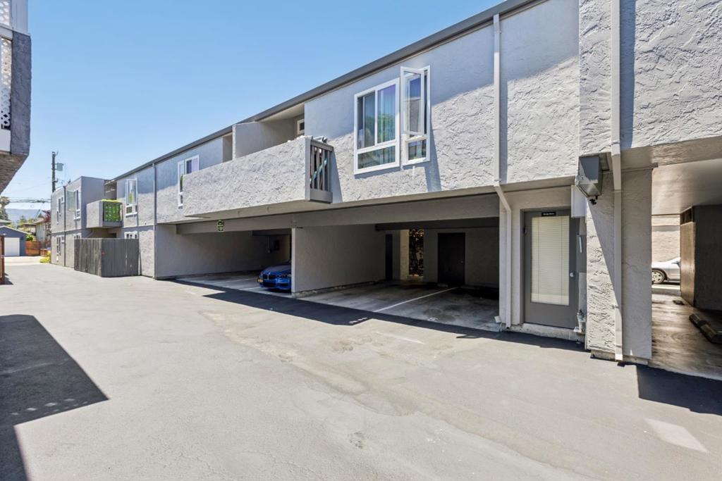 1411 Oxford Street Property Photo 66