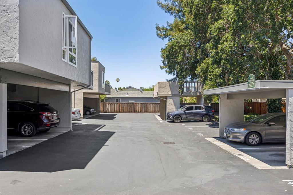 1411 Oxford Street Property Photo 68
