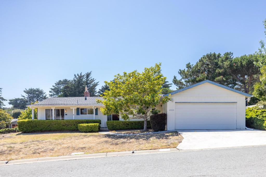 25990 S Carmel Hills Drive Property Photo 2