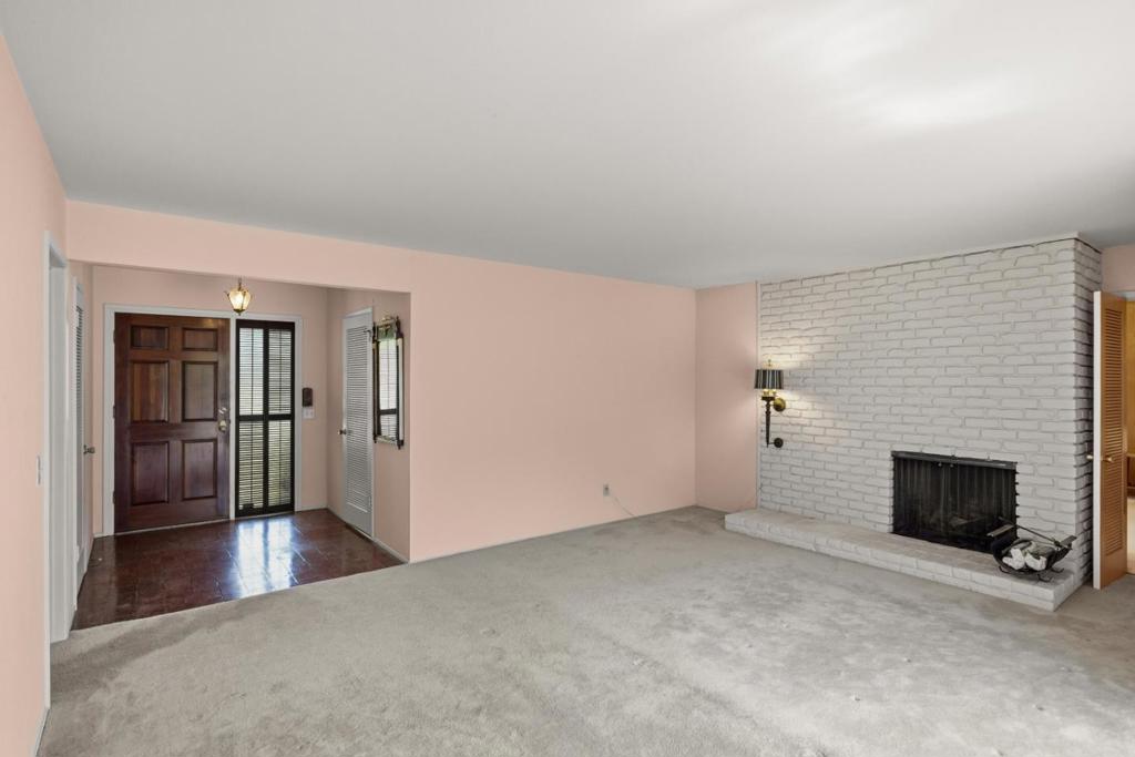 25990 S Carmel Hills Drive Property Photo 5
