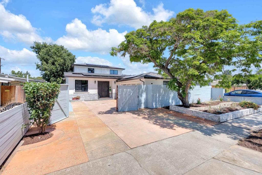 727 Lakehaven Drive Property Photo 4