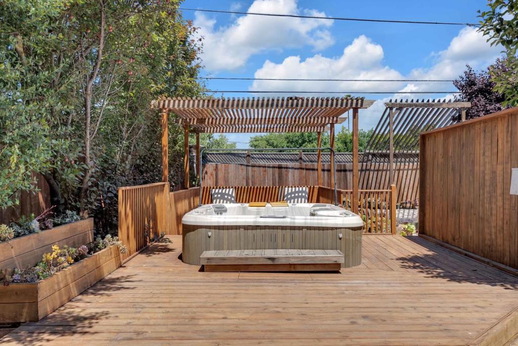 727 Lakehaven Drive Property Photo 44