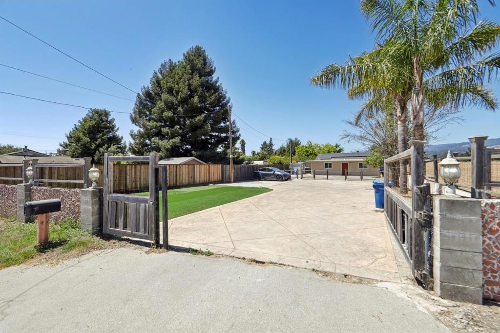 9 Hughes Road Property Photo 2
