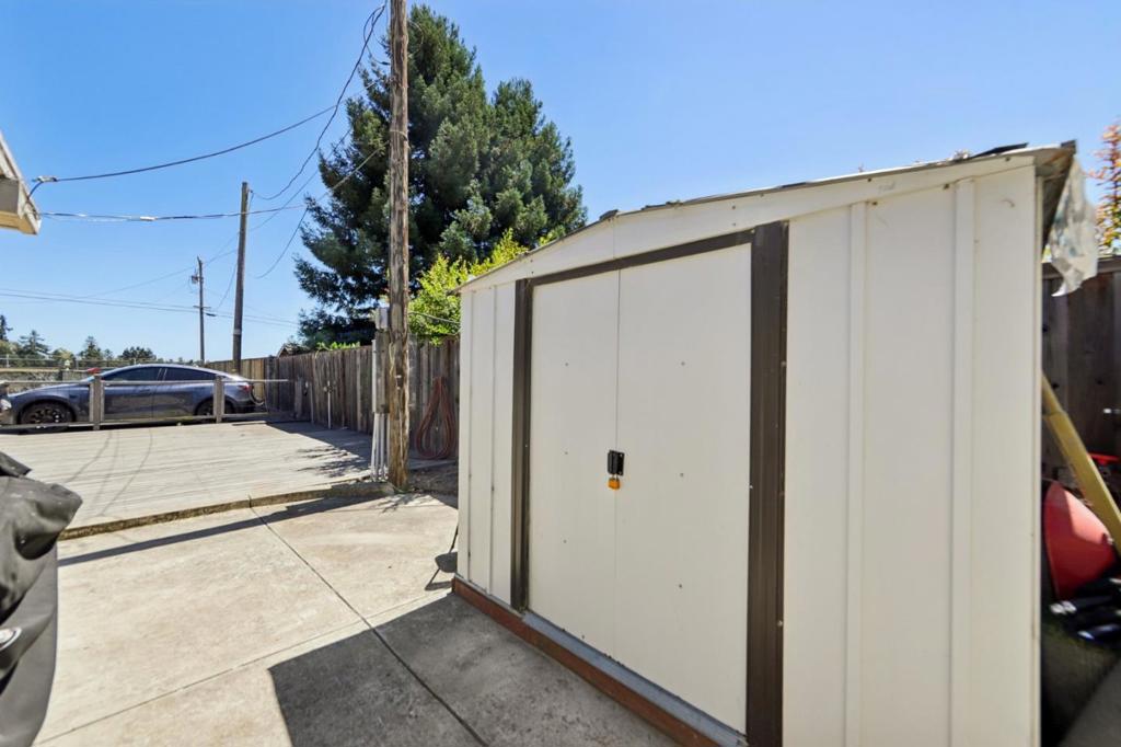 9 Hughes Road Property Photo 34