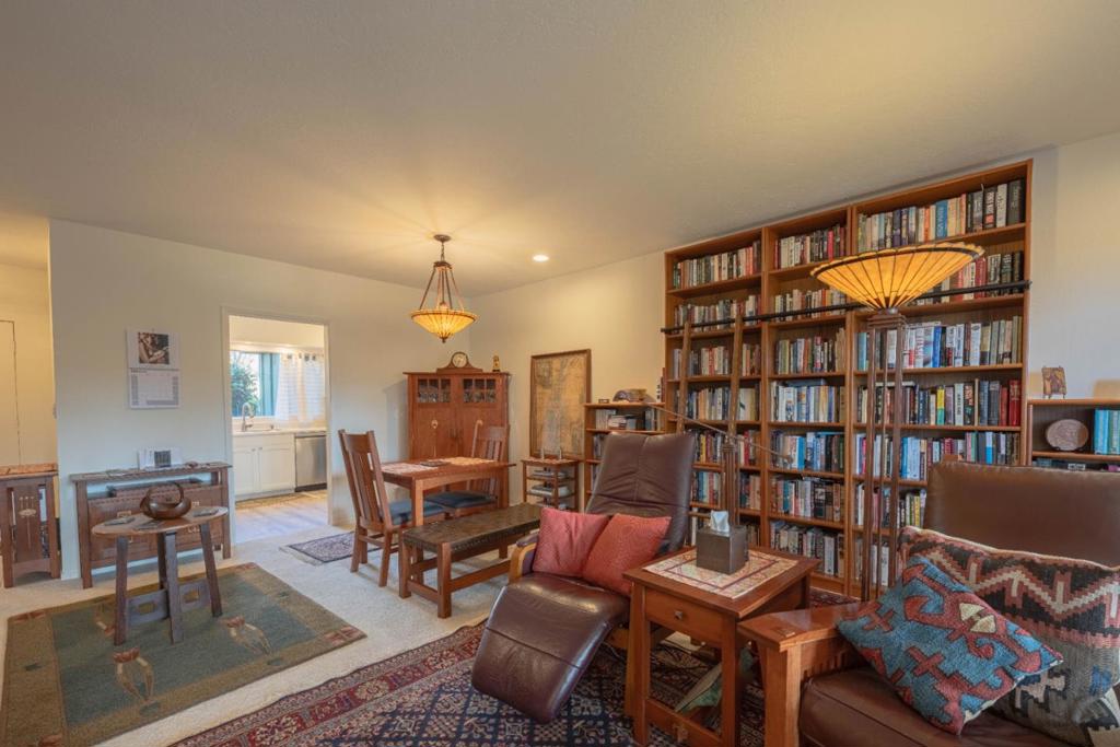 120 Del Mesa Carmel Property Photo 7