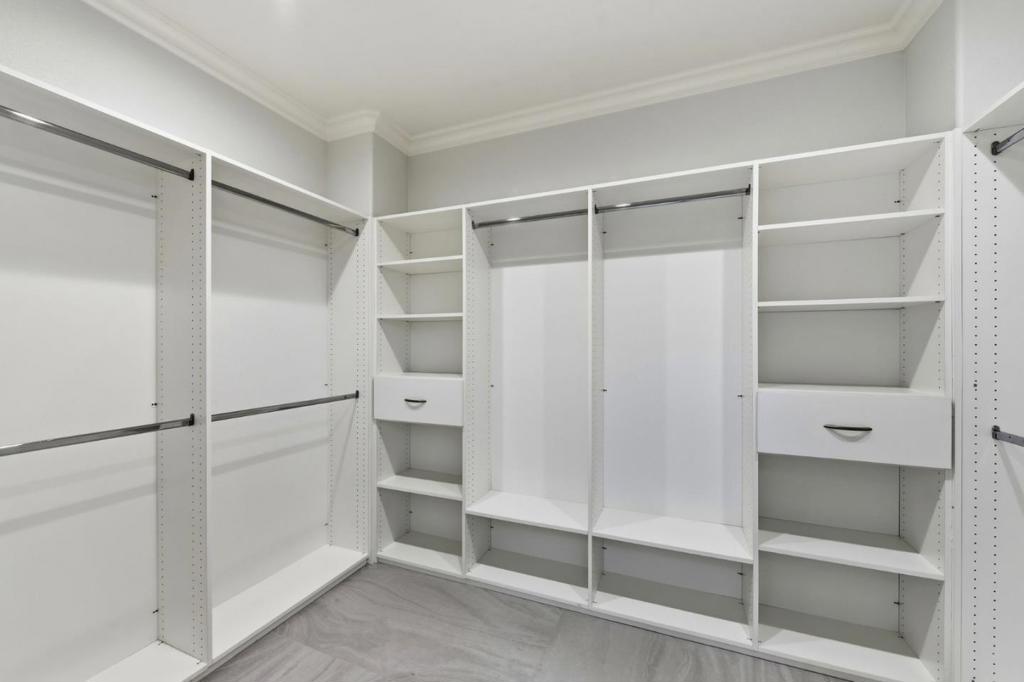 2044 Finley Place Property Photo 33