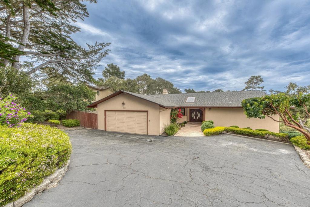 1052 San Carlos Road Property Photo 8