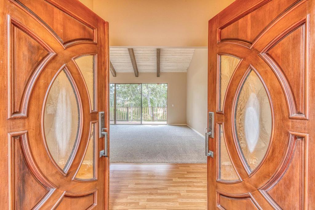 1052 San Carlos Road Property Photo 10