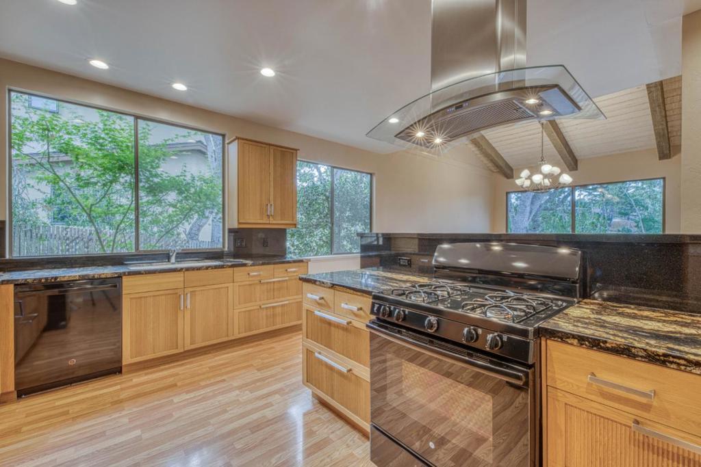 1052 San Carlos Road Property Photo 19