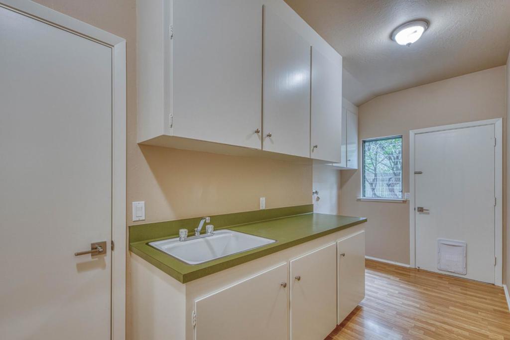 1052 San Carlos Road Property Photo 27